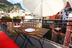 Diara, la casa a colori con terrazzo